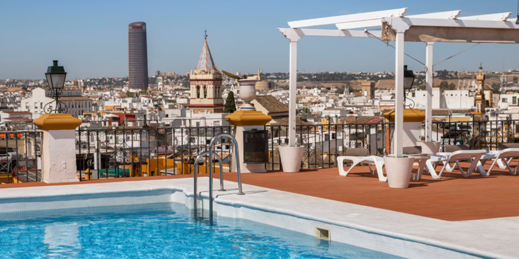 El Imserso abre el plazo de reservas: estos son los hoteles de Andalucía a los que puedes viajar por menos de 200 euros
