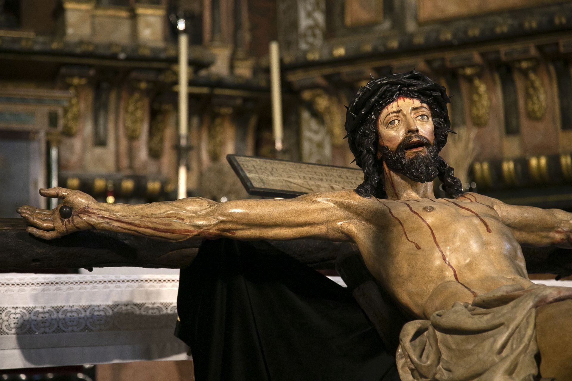 Las cofradías de la provincia siguen llegando para el Vía Crucis Magno de Córdoba, en imágenes