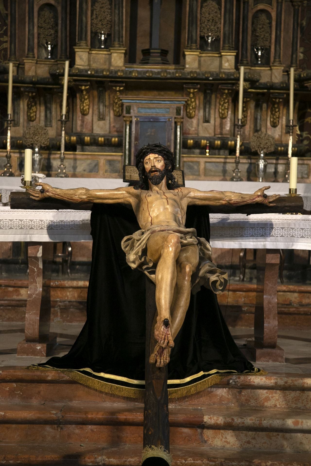 Las cofradías de la provincia siguen llegando para el Vía Crucis Magno de Córdoba, en imágenes