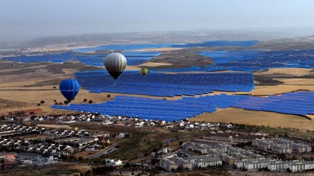 Imagen después - El antes y el después de la instalación de las plantas fotovoltaicas, según una recreación realizada por el Ayuntamiento de Aranjuez