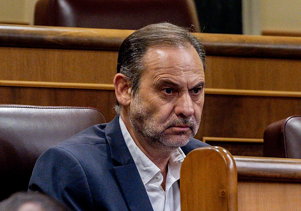 José Luis Ábalos, en su escaño en el Congreso.