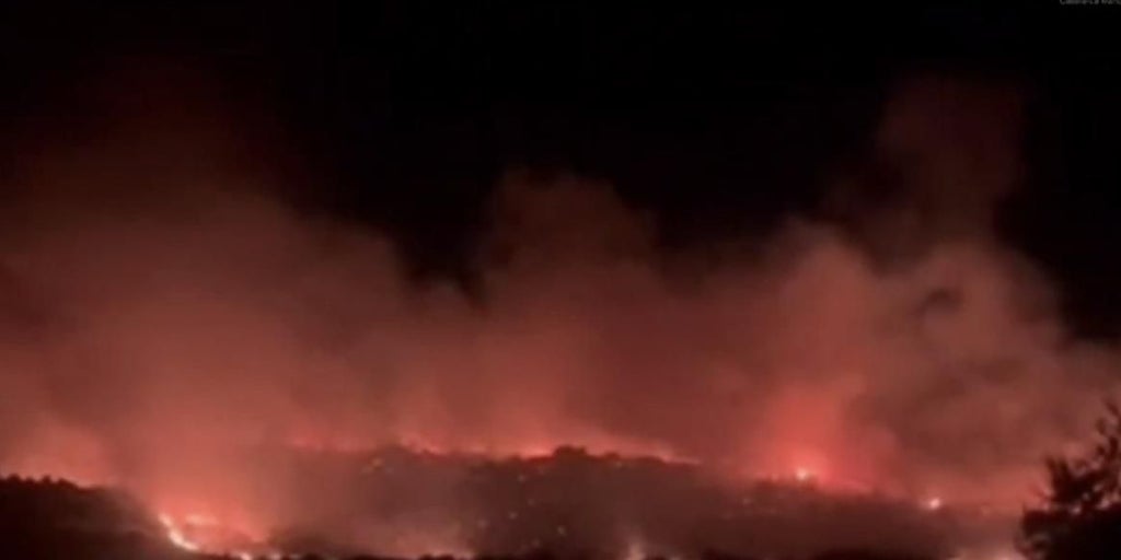 El incendio de Almorox (Toledo) vuelve a nivel 1 tras devorar 350 hectáreas y obliga a desalojar a 20 personas y a cortar tres carreteras