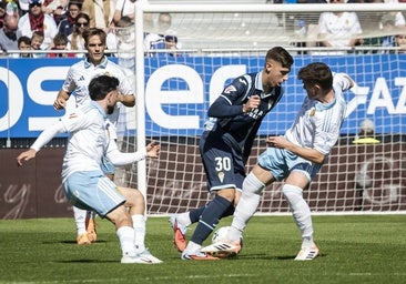 Iván Ania sigue buscando el engranaje del centro del campo