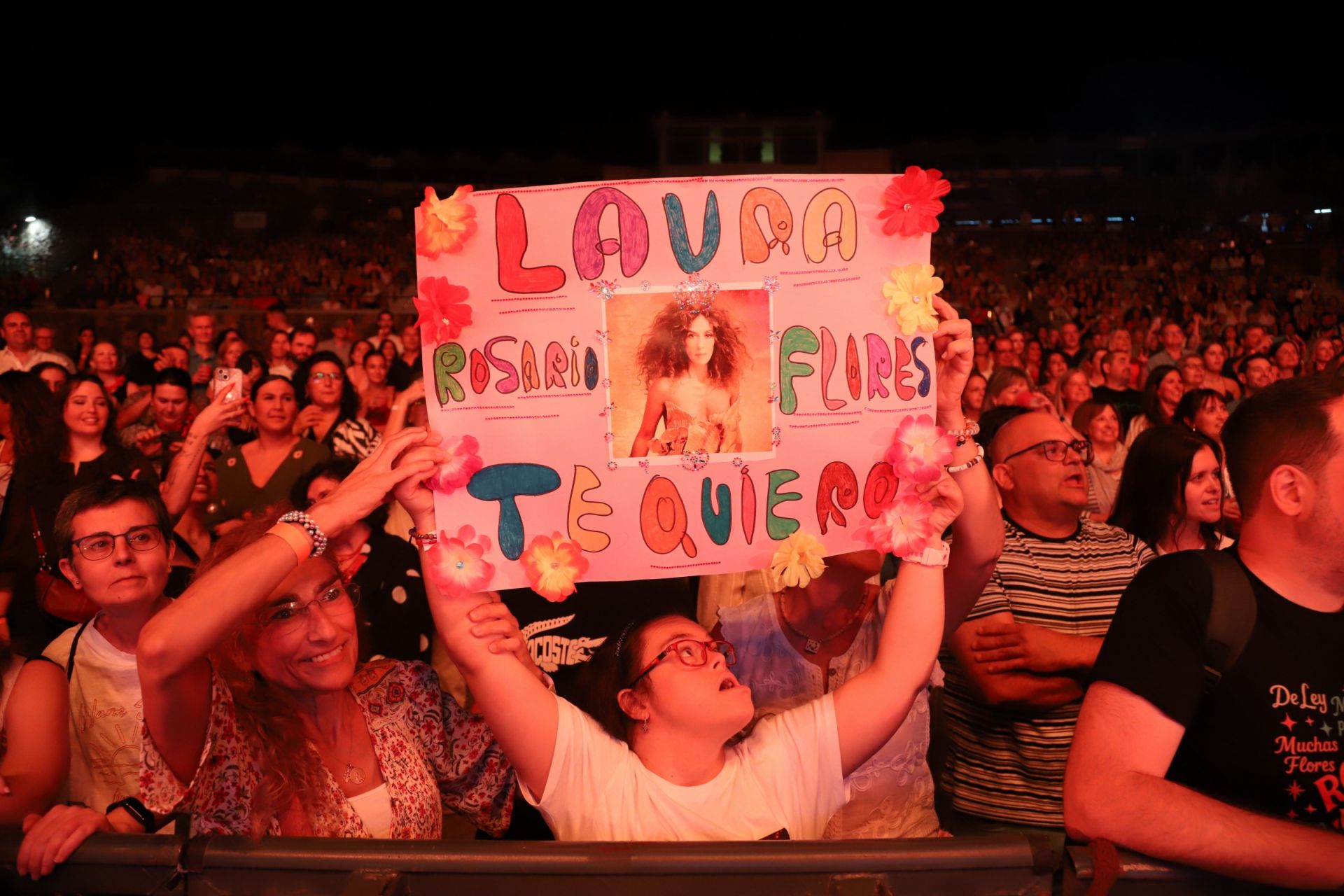 El vendaval de Rosario Flores en Córdoba, en imágenes