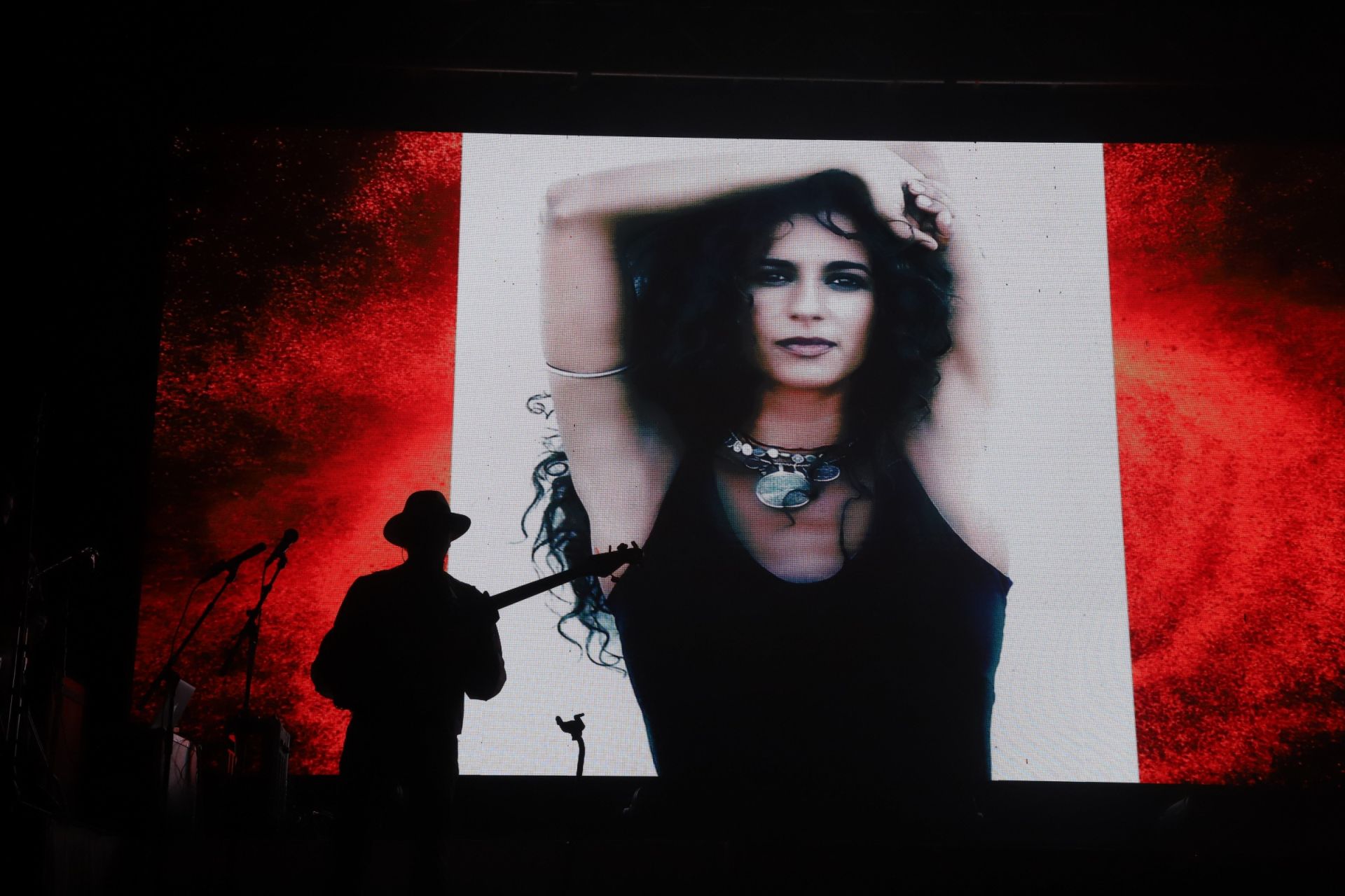 El vendaval de Rosario Flores en Córdoba, en imágenes