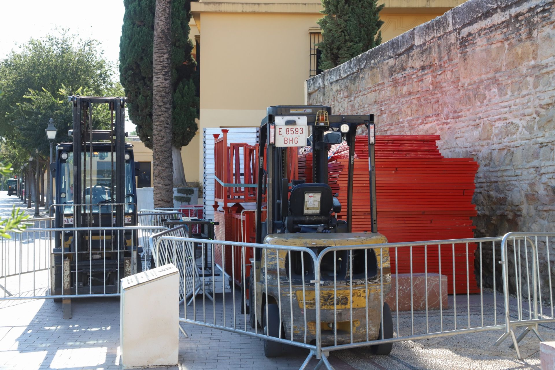 Los preparativos del Vía Crucis Magno de Córdoba, en imágenes