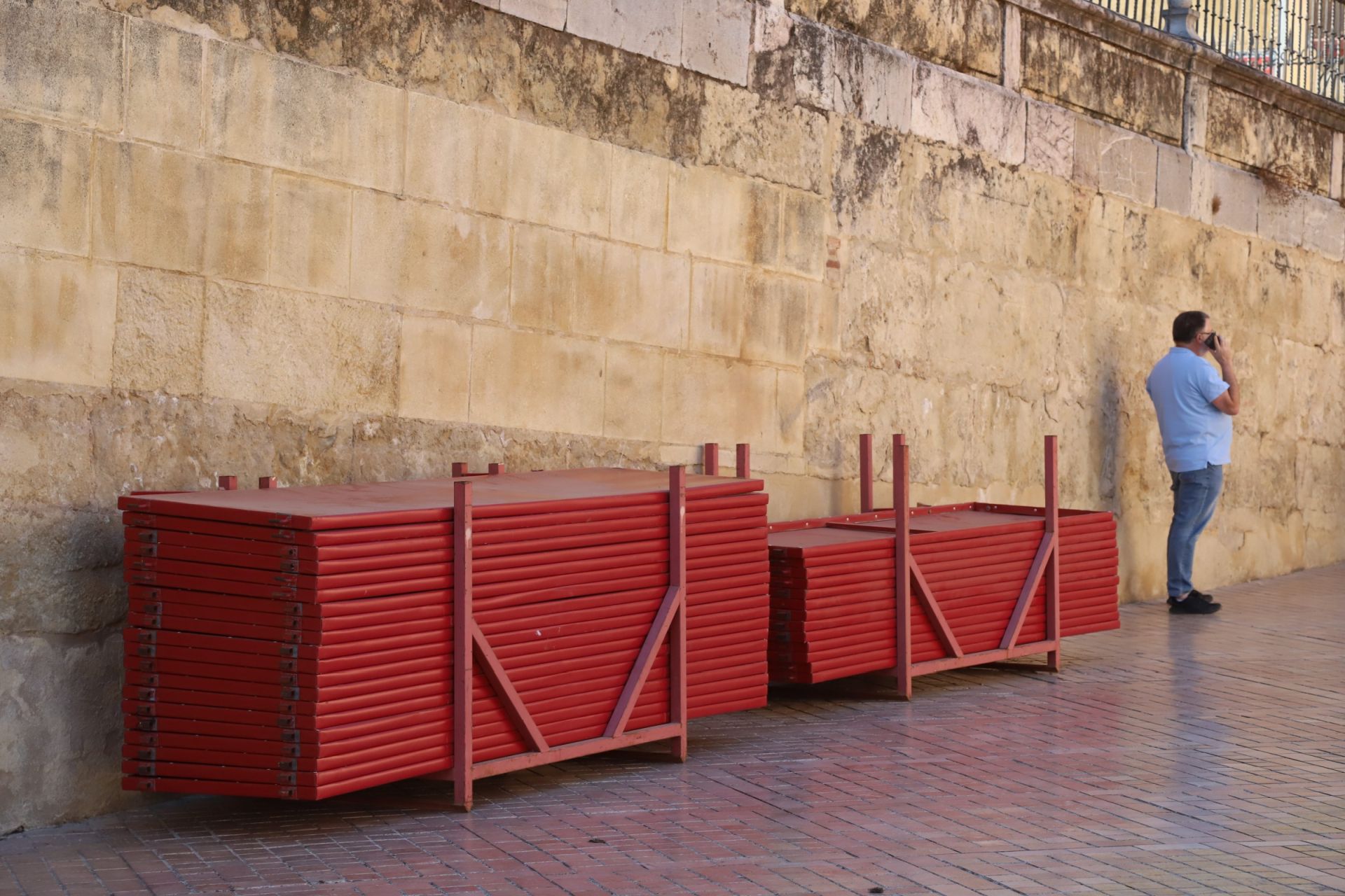 Los preparativos del Vía Crucis Magno de Córdoba, en imágenes