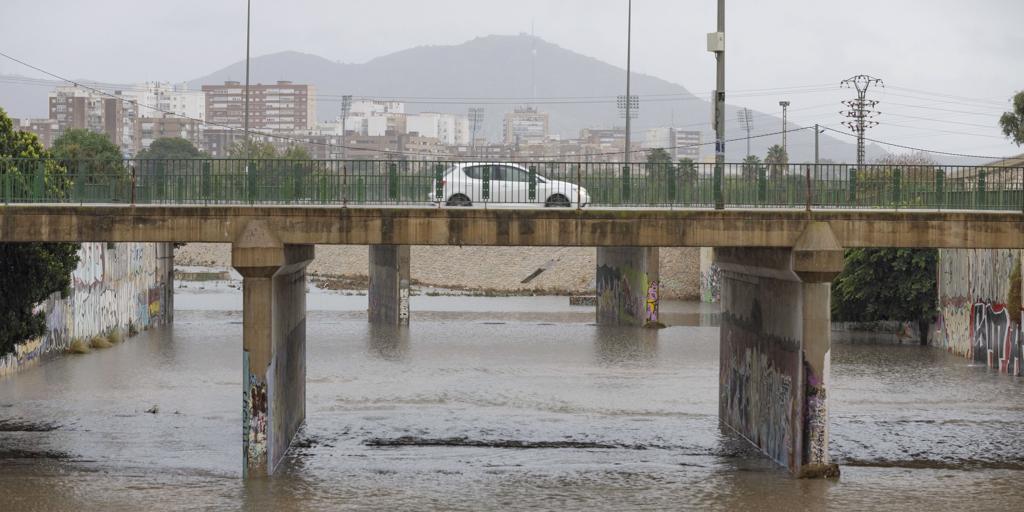 Murcia eleva a nivel dos el riesgo de inundación por las lluvias torrenciales y pide la intervención de la UME