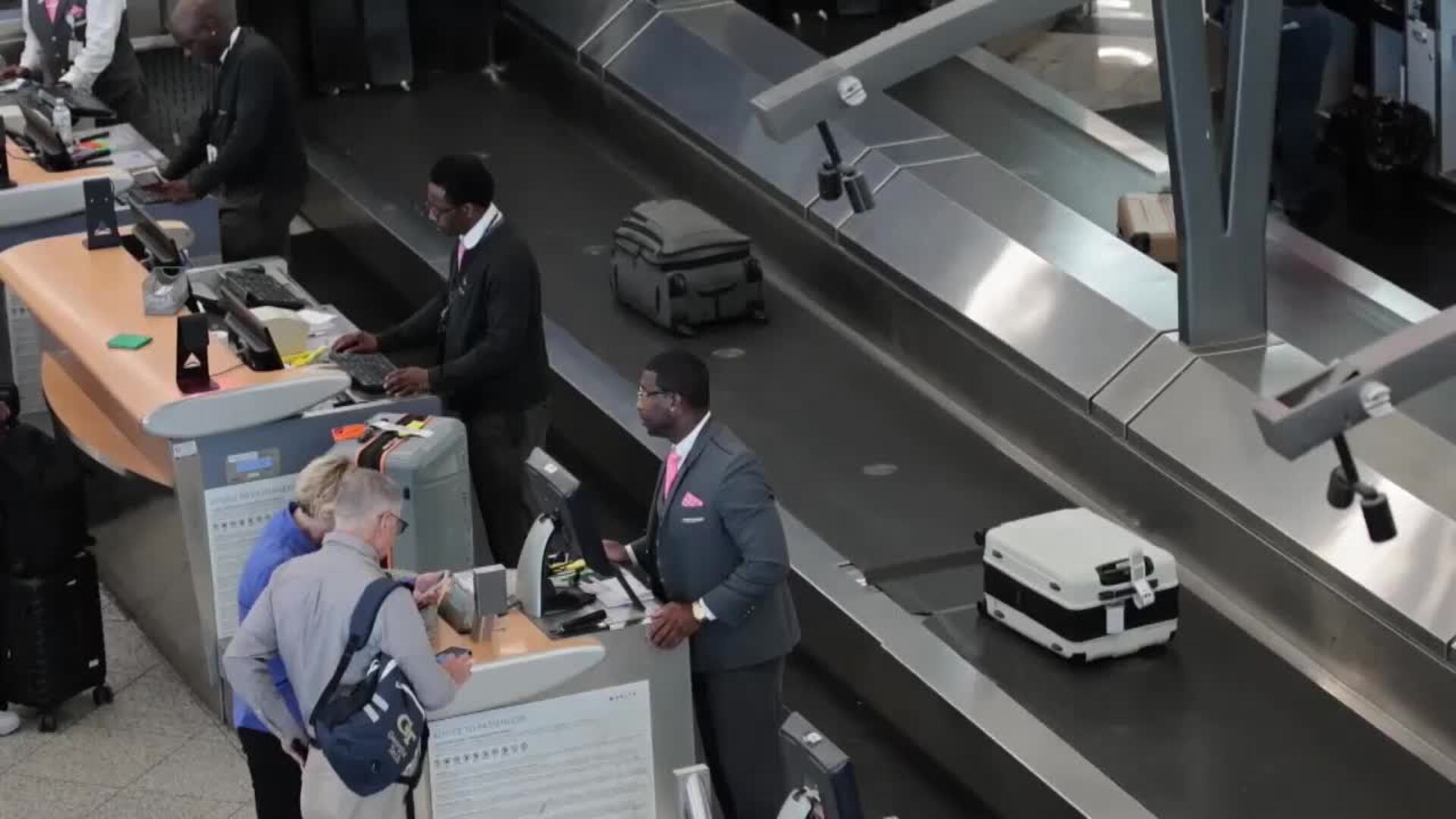 Retrasos en los viajes aéreos en medio del cierre del gobierno de EE.UU.