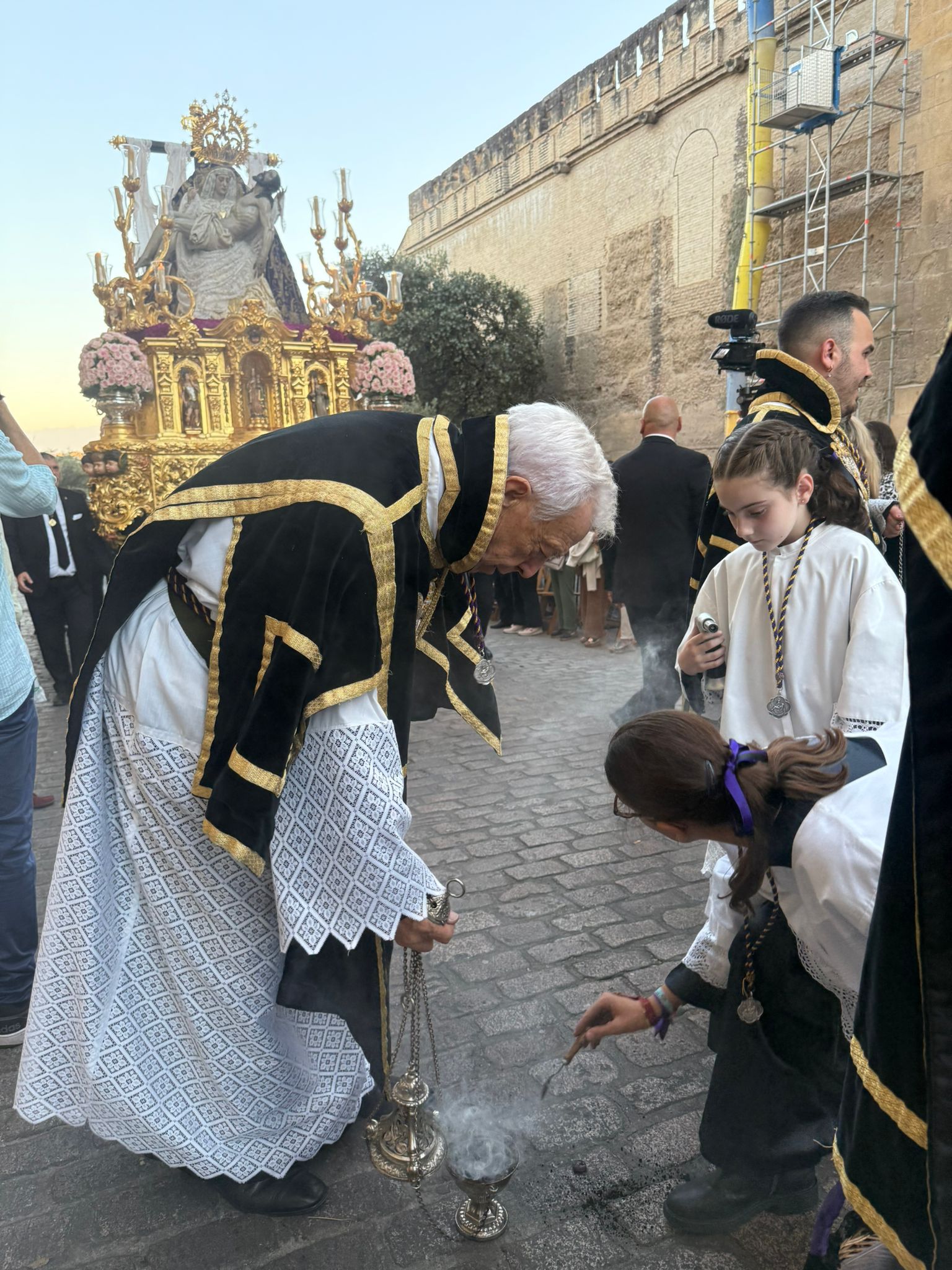 Vía Crucis Magno de Córdoba: una celebración que envuelve a la ciudad de bellas imágenes