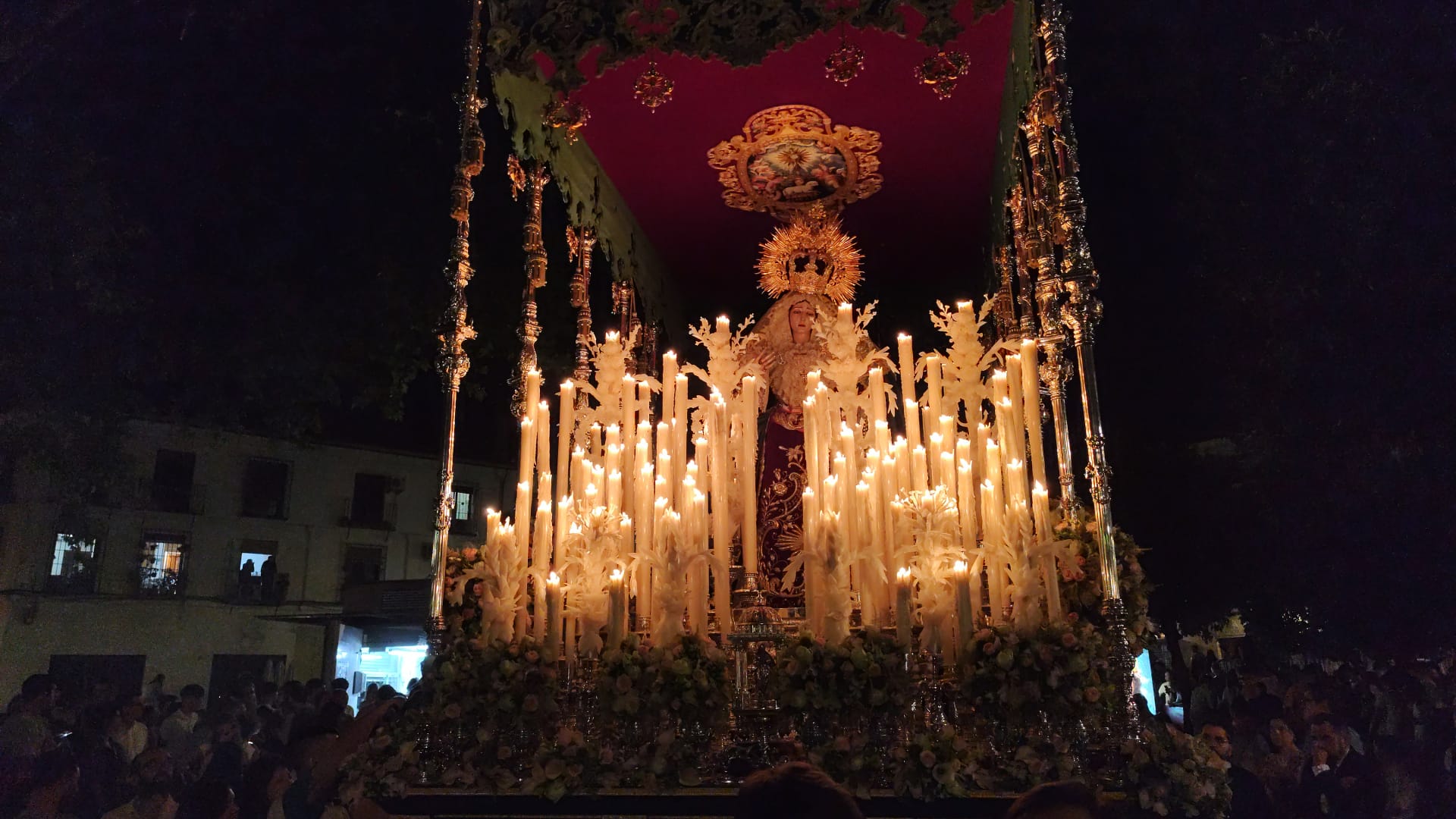 Vía Crucis Magno de Córdoba: una celebración que envuelve a la ciudad de bellas imágenes