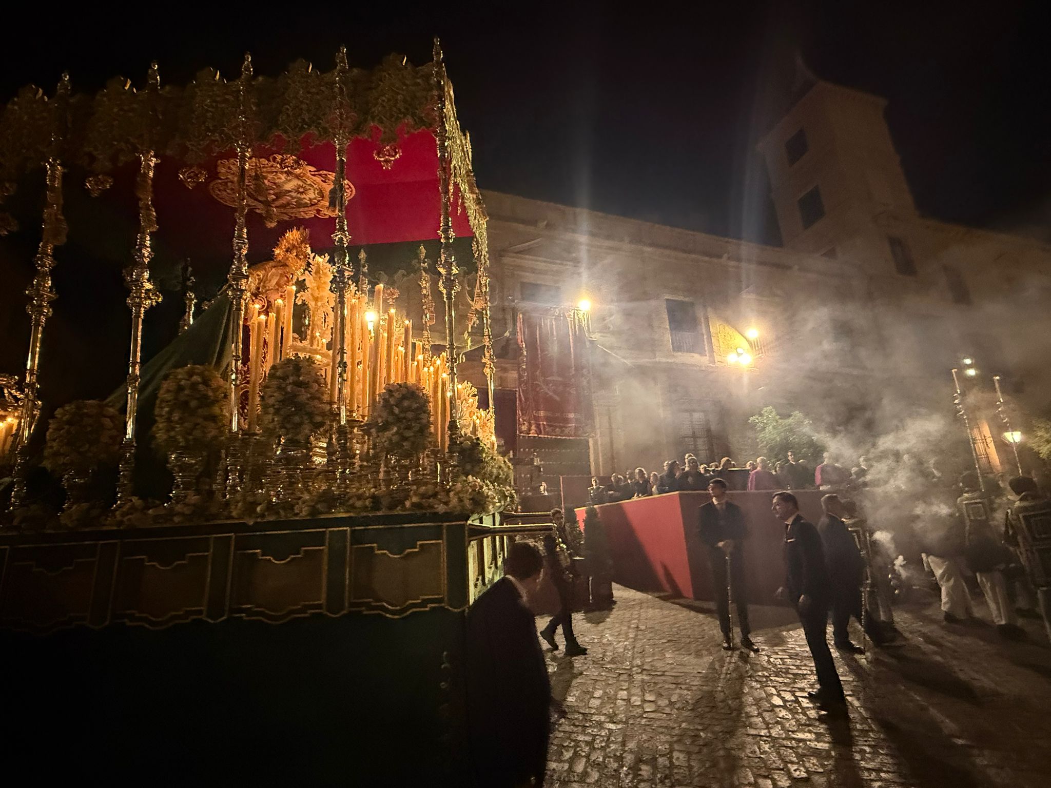 Vía Crucis Magno de Córdoba: una celebración que envuelve a la ciudad de bellas imágenes