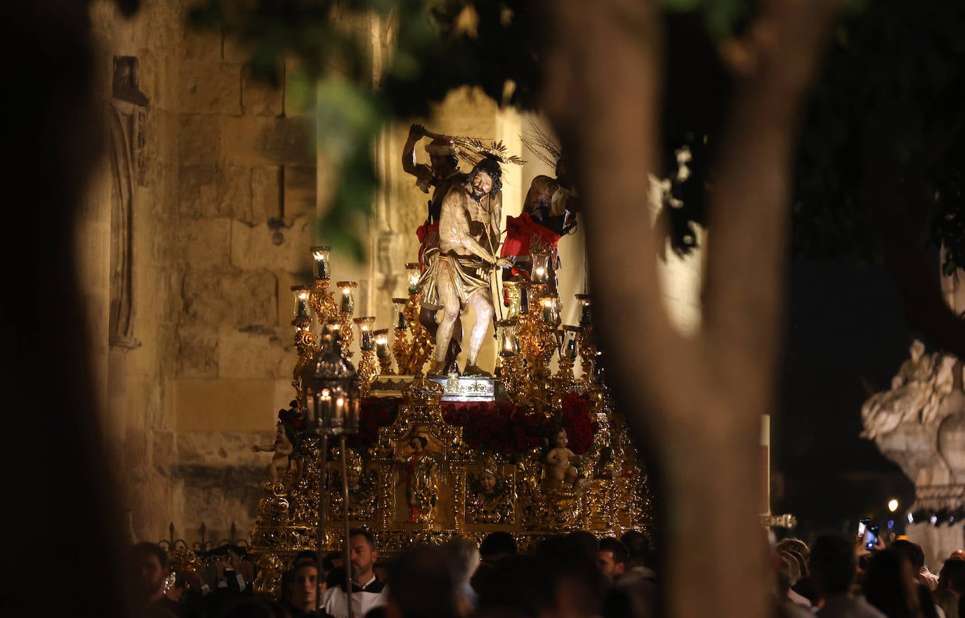 Las mejores imágenes del Vía Crucis Magno de Córdoba
