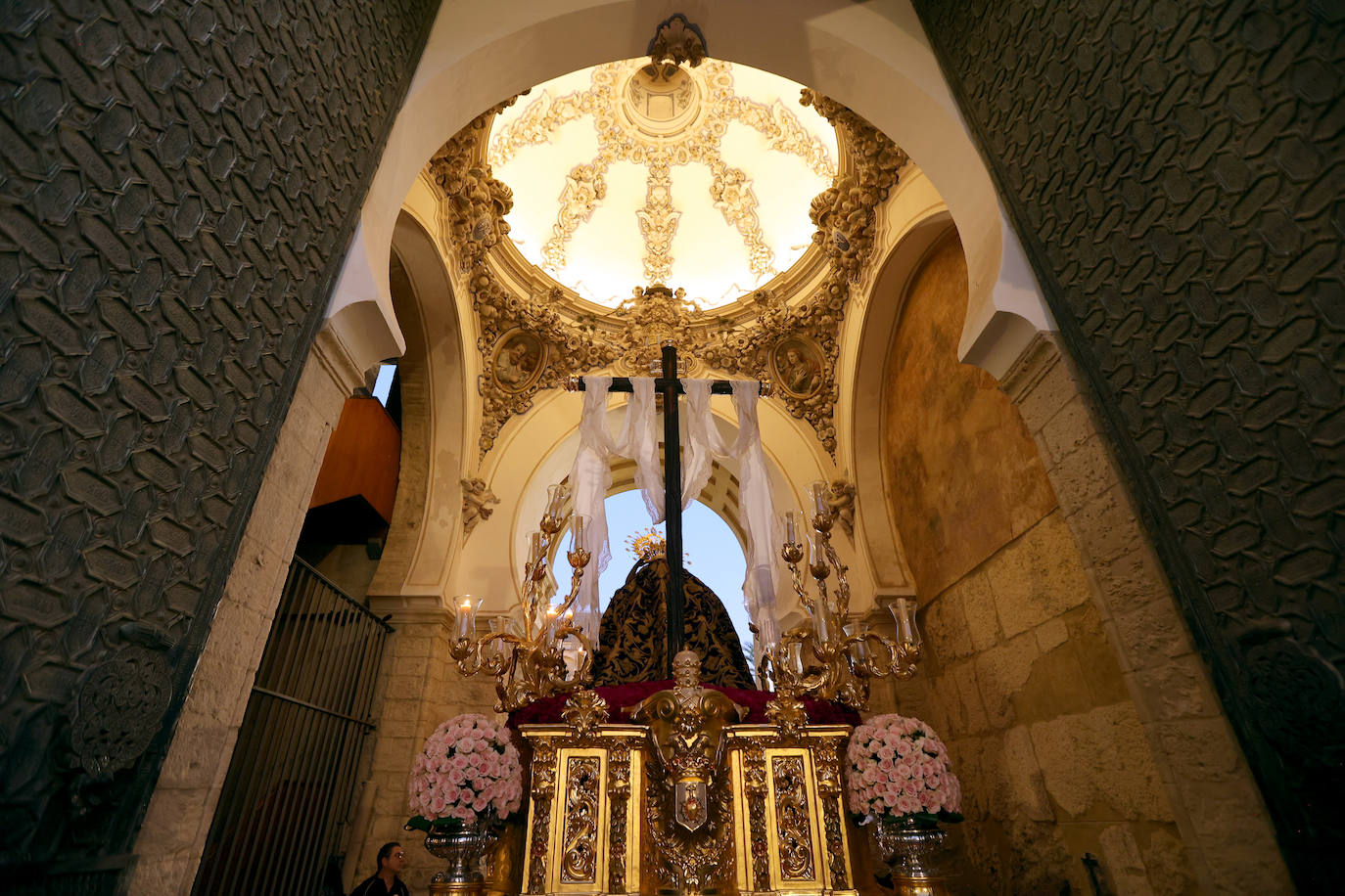 Las mejores imágenes del Vía Crucis Magno de Córdoba