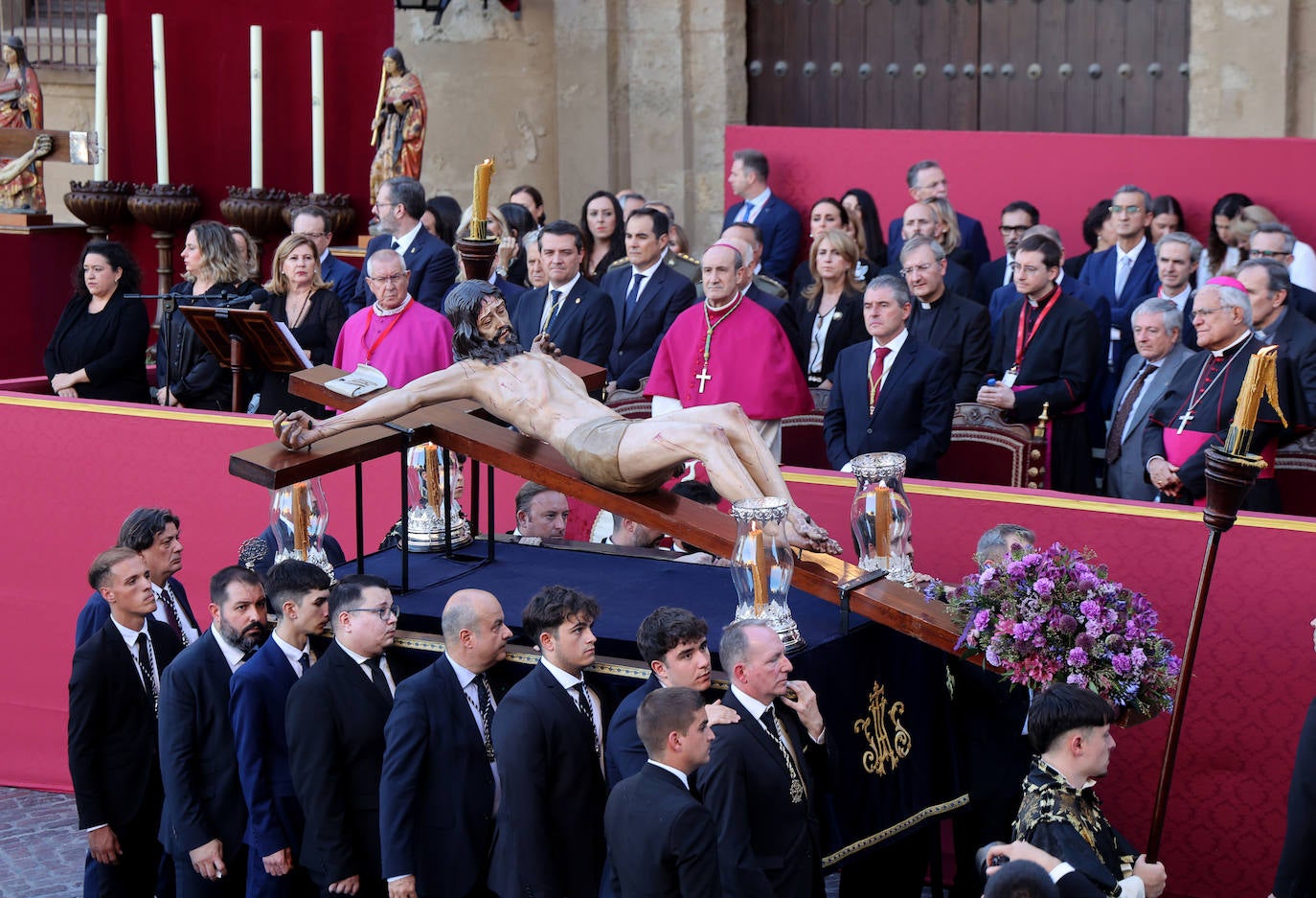 Las mejores imágenes del Vía Crucis Magno de Córdoba