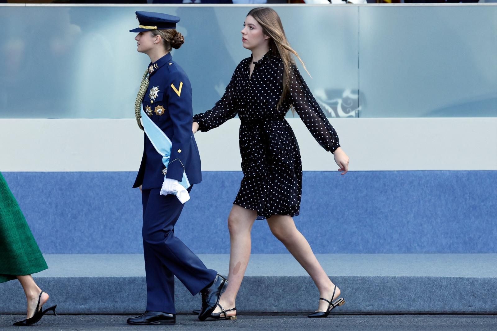 La Princesa Leonor y la Infanta Sofía han copado buena parte de las miradas puesto que hacía cuatro años que ambas no estaban juntas en los actos institucionales del 12 de Octubre