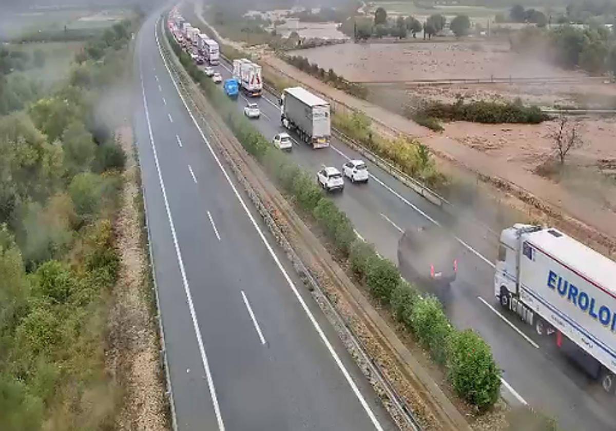 Corte en la AP-7, en Freginals (Tarragona)
