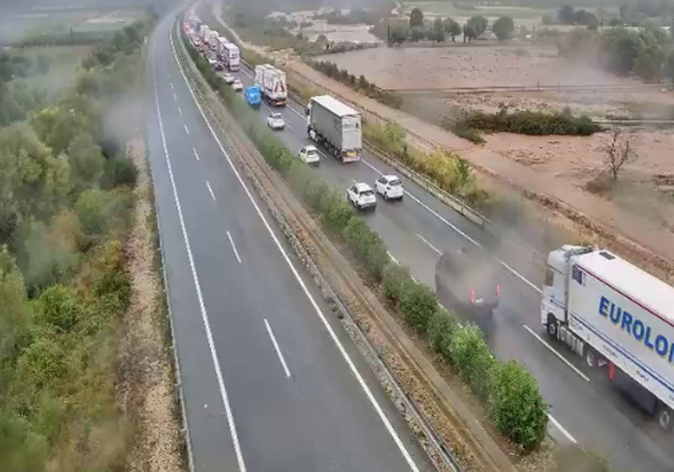 Alice floods Tarragona, severs transport