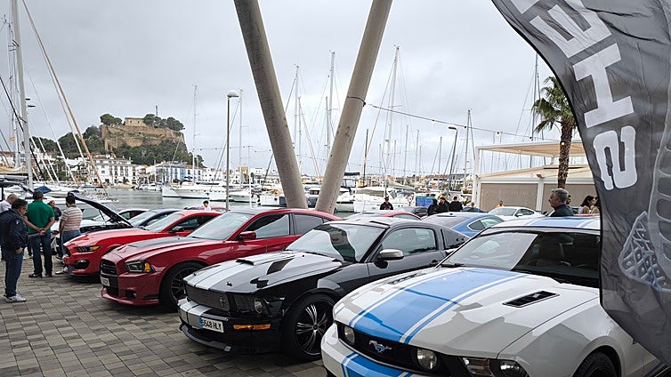 Un trío de colosos y 135 decibelios de estruendo en el 'National American Cars Meeting' de Denia