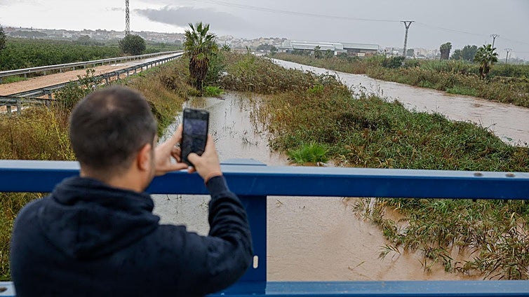Aemet avisa de que el temporal de lluvias en Valencia se va a prolongar «gran parte» de la próxima semana