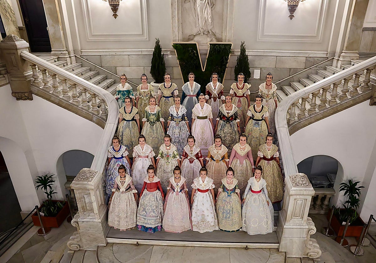 Imagen de las 26 candidatas a falleras mayores 2026 de Valencia