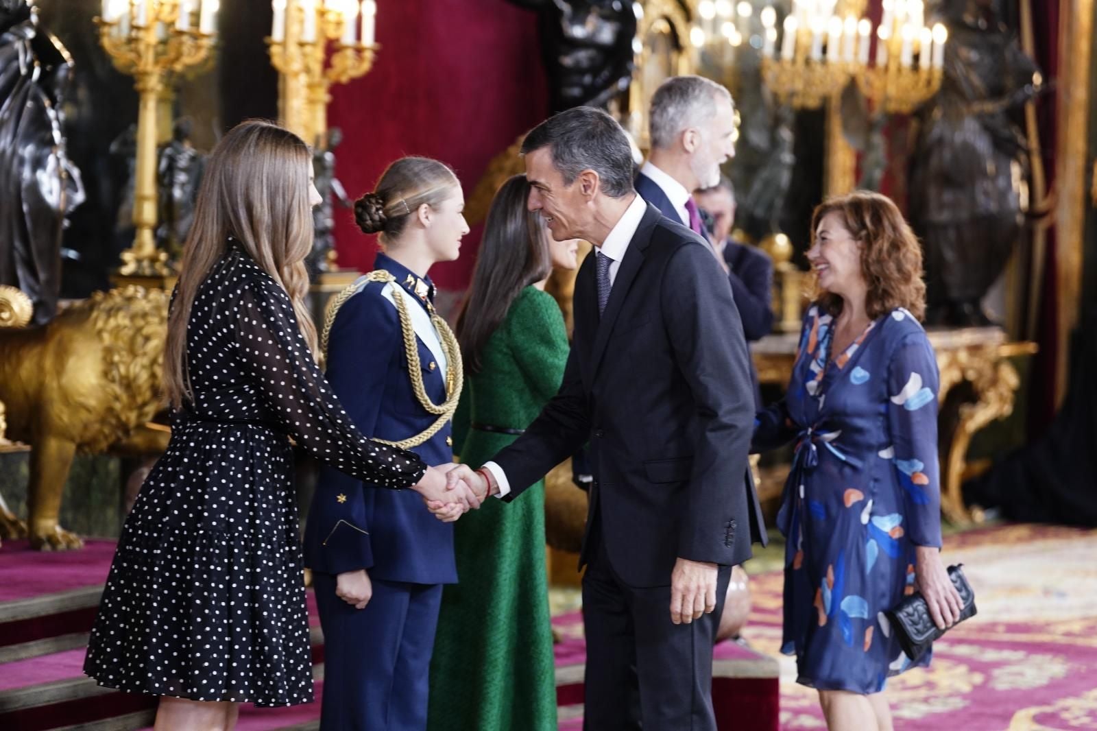 Junto a Pedro Sánchez iba la presidenta del Congreso, la balear Francina Armengol