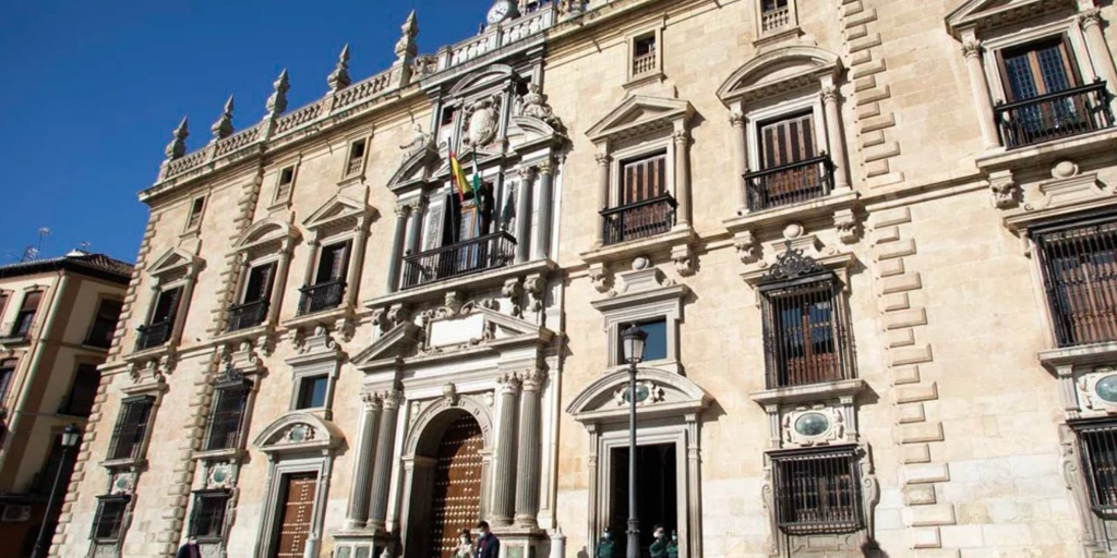 El robo de un Maserati recién asegurado desata un pulso judicial entre su dueño y la firma que le ofrecía cobertura