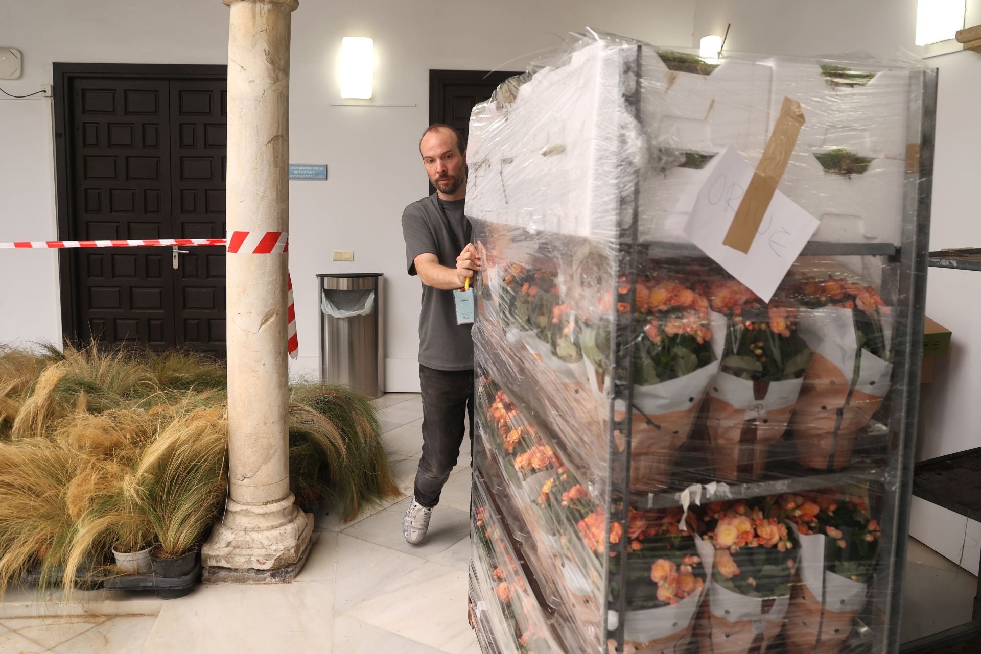 El arranque del montaje de Flora 2025, en imágenes