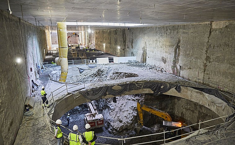Imagen principal - Restos históricos y paleontológicos rescatados durante las excavaciones de la estación de Metro de la línea 11 Madrid-Río