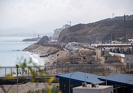 El llamamiento a un salto masivo a España este miércoles obliga a reforzar la frontera de Ceuta con Marruecos