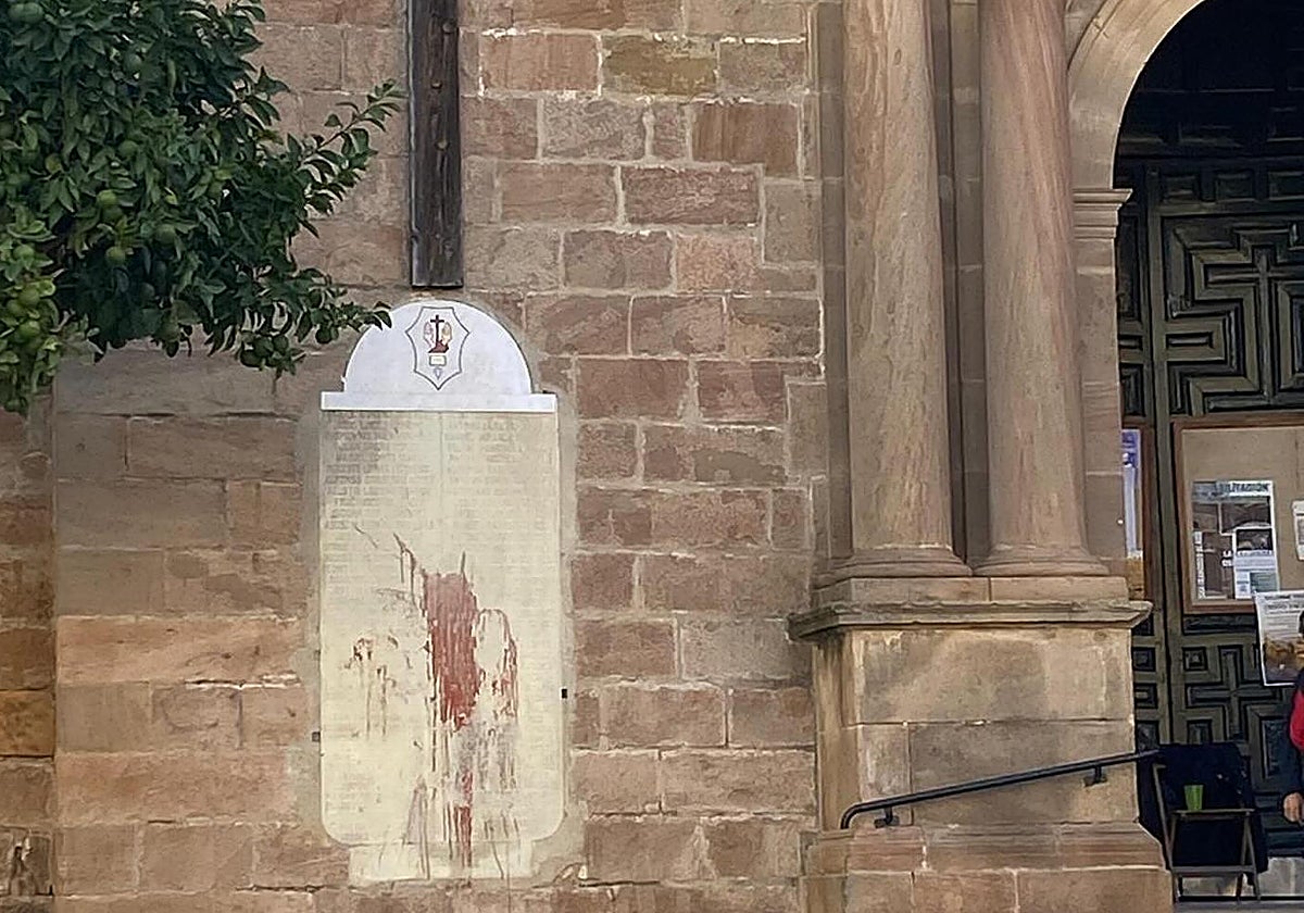Fachada de la Iglesia de San Francisco en Linares
