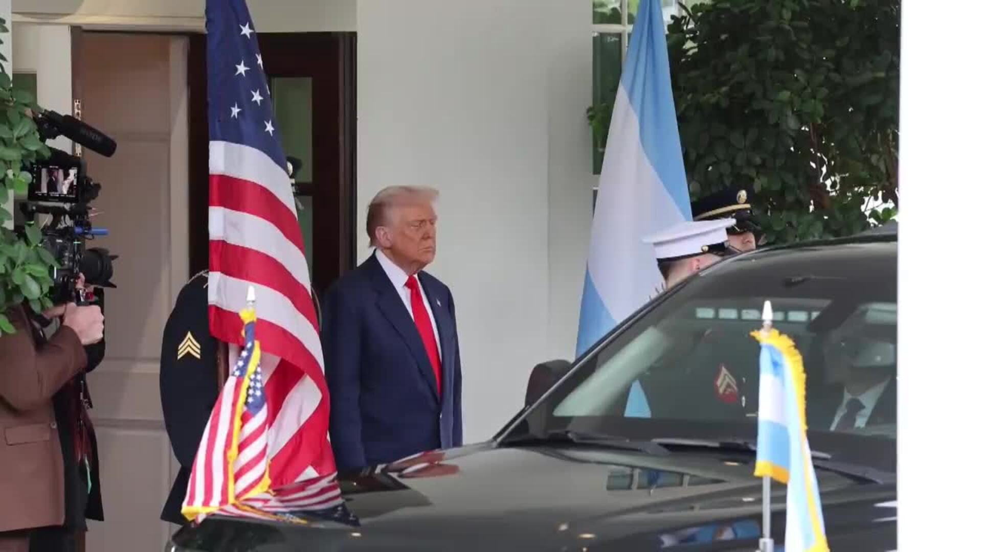 Trump recibe con elogios a Milei en la Casa Blanca: Es "un gran líder"