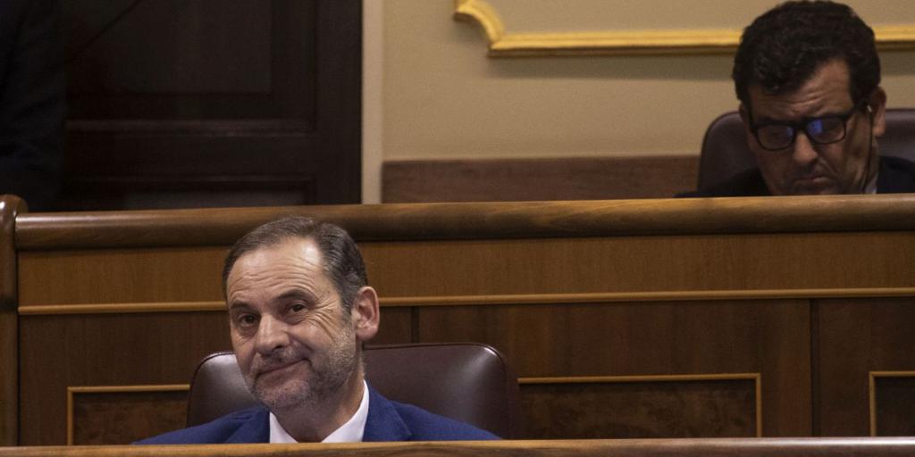 ¿Voluntad de declarar o ganar tiempo? Lo que implica que Ábalos recurra a un abogado de oficio