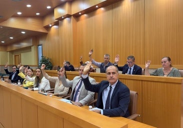 El pleno de Talavera aprueba el incremento de bonificaciones en el IBI o IAE para 2026 y el PSOE lo tacha de «fake»