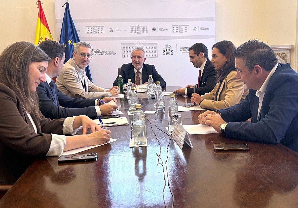 Reunión del ministro Ángel Víctor Torres con Unión del Pueblo Leonés