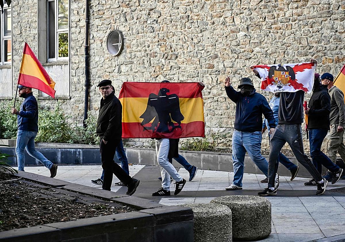 Concentración de la Falange en Vitoria.