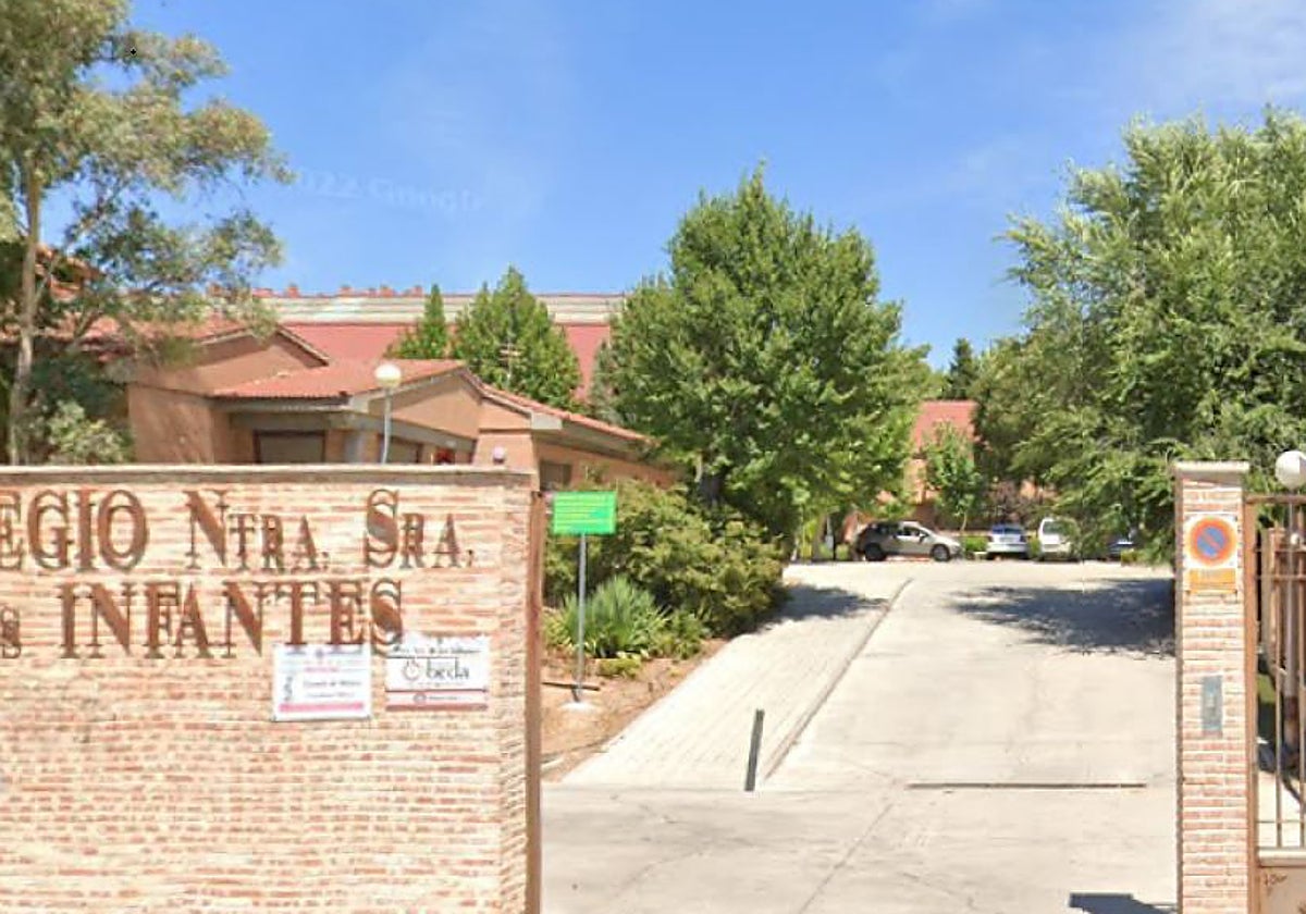 Entrada al colegio Nuestra Señora de los Infantes de Toledo