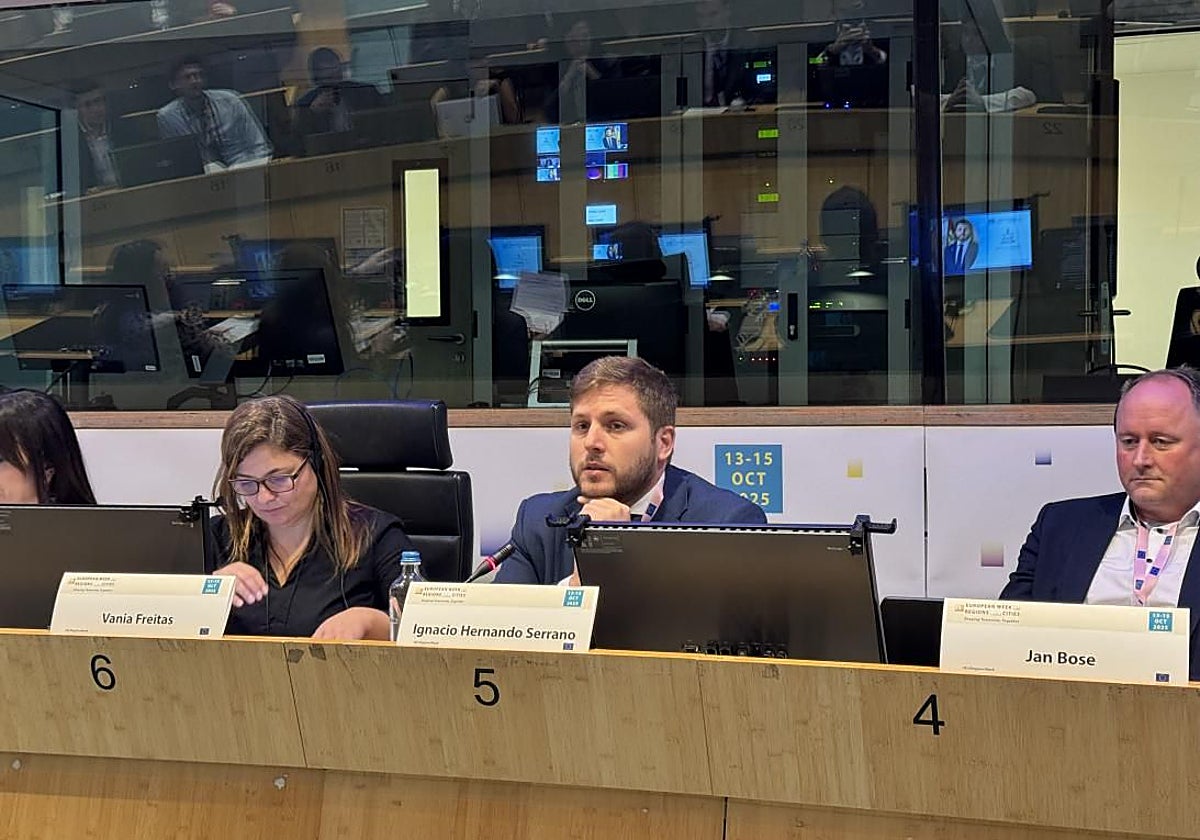 El consejero de Fomento, Nacho Hernando, intervino en el workshop 'We say, we stay', celebrado dentro de la sesión plenaria del Comité de las Regiones