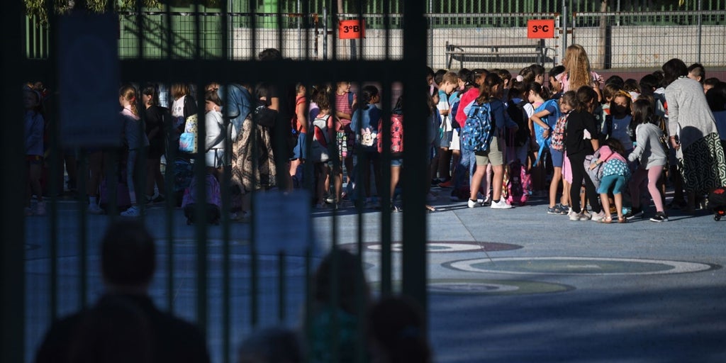 El decreto que limita la jornada continua en los colegios madrileños, a un paso de su aprobación