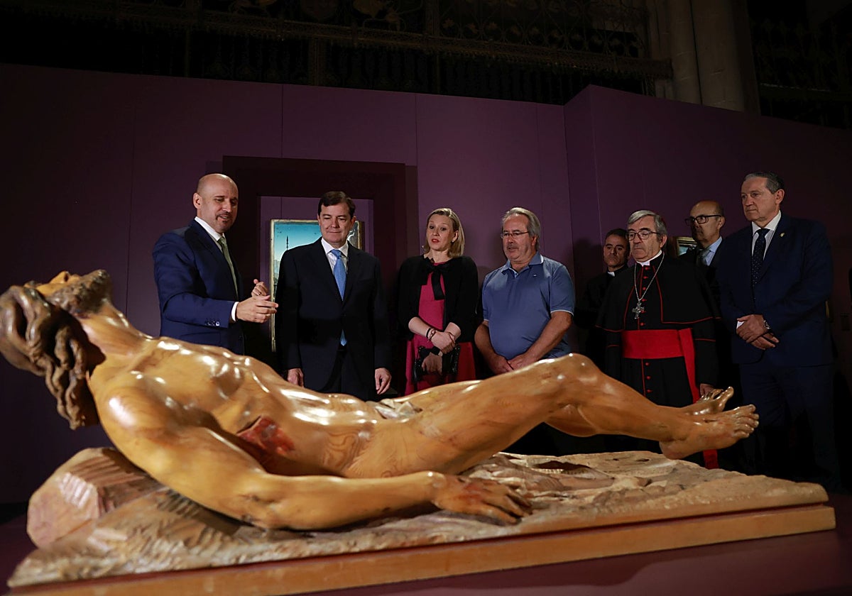 El presidente de la Junta, Alfonso Fernández Mañueco, y el presidente de la Fundación Edades del Hombre, Luis Argüello, en la inauguración de la exposición 'EsperanZa'