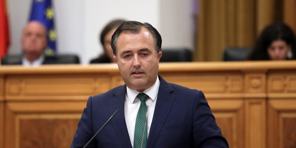 David Moreno (Vox) acusa a Paco Núñez de ser un  fraude  como García Page: «Es presidente de Castilla-La Mancha por su culpa»