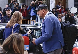 Koldo llevaba tres sobres para gastos oficiales cuando viajaba con Ábalos y un cuarto, para prostitutas