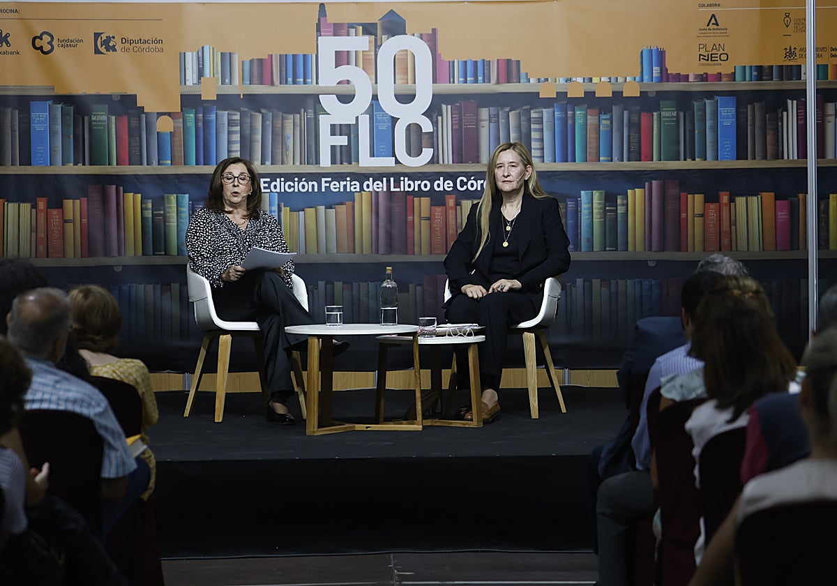 Mercedes Guerrero junto a Luz Gabás en la presentación de 'Corazón de oro' en Córdoba