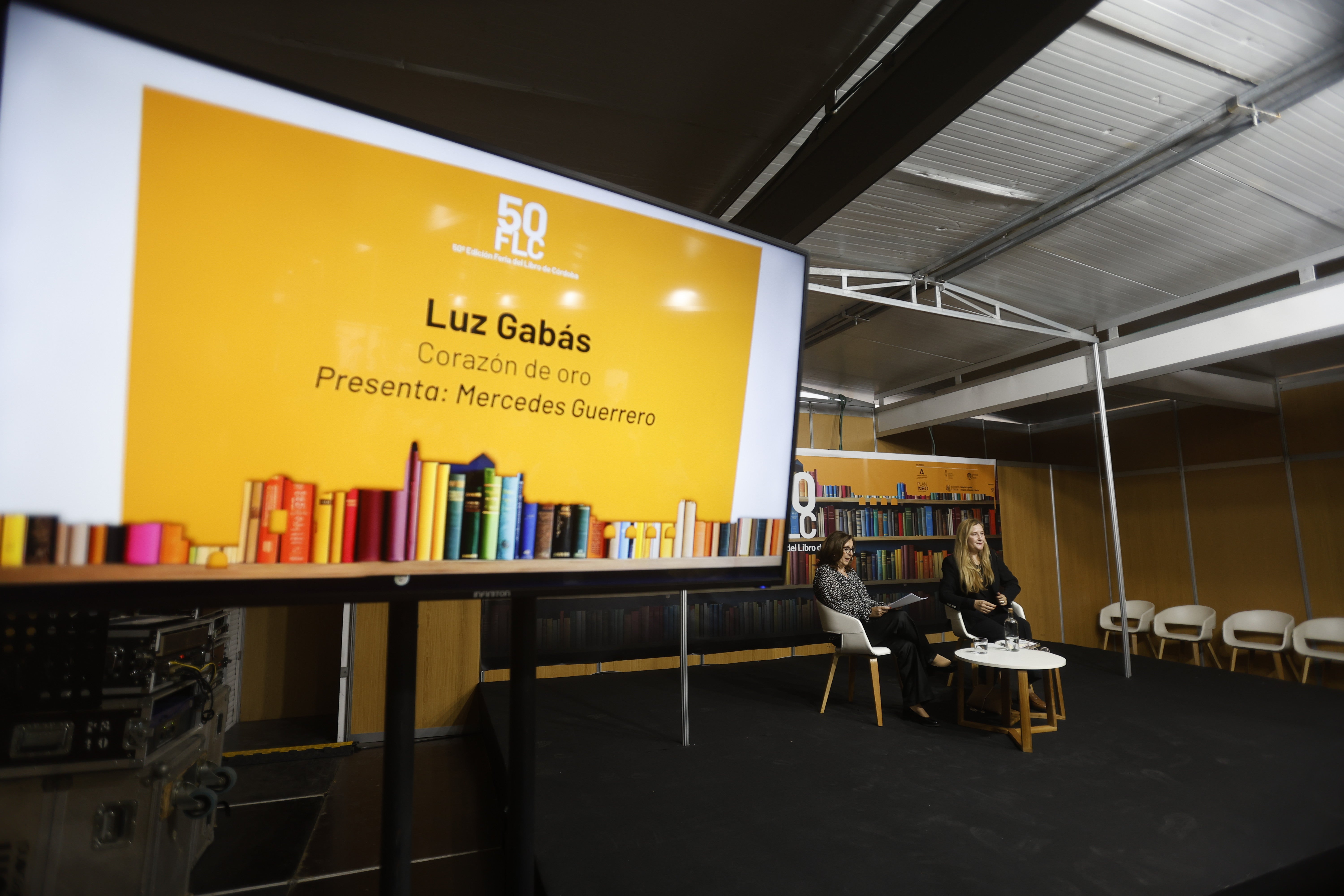 El estreno de la Feria del Libro de Córdoba con Luz Gabás, en imágenes