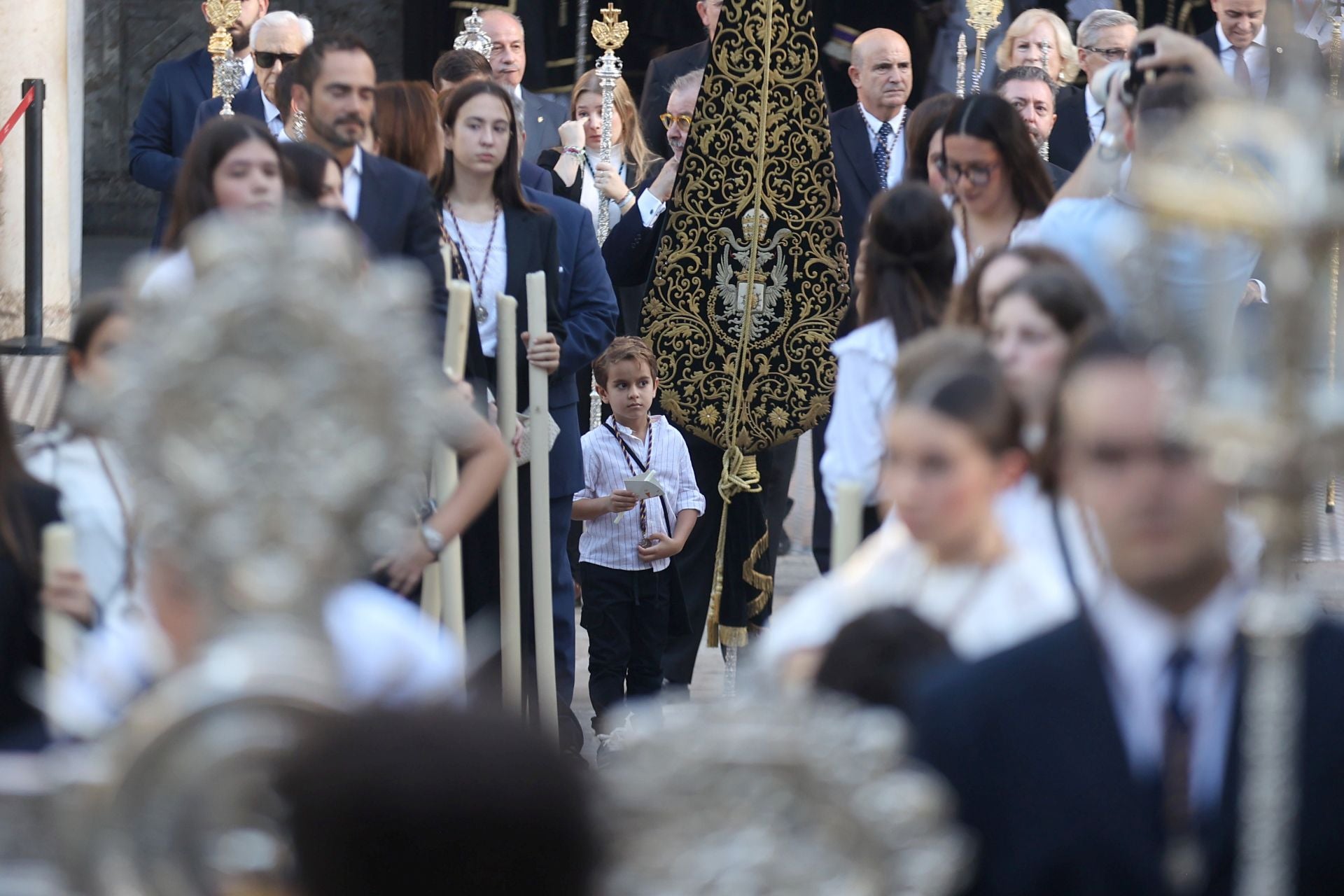 El triunfal regreso de las cofradías tras el Vía Crucis Magno de Córdoba, en imágenes