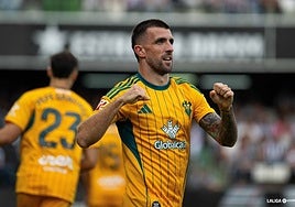 0-1: Agus Medina marcó pronto, Lizoain echó el cerrojo y el Albacete sigue escalando