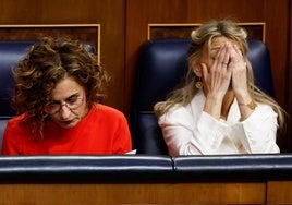María Jesús Montero y Susana Díaz, en una sesión del Congreso