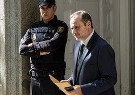 Transparencia obliga al Gobierno a desvelar los viajes de los altos cargos de Transportes que viajaban con Ábalos