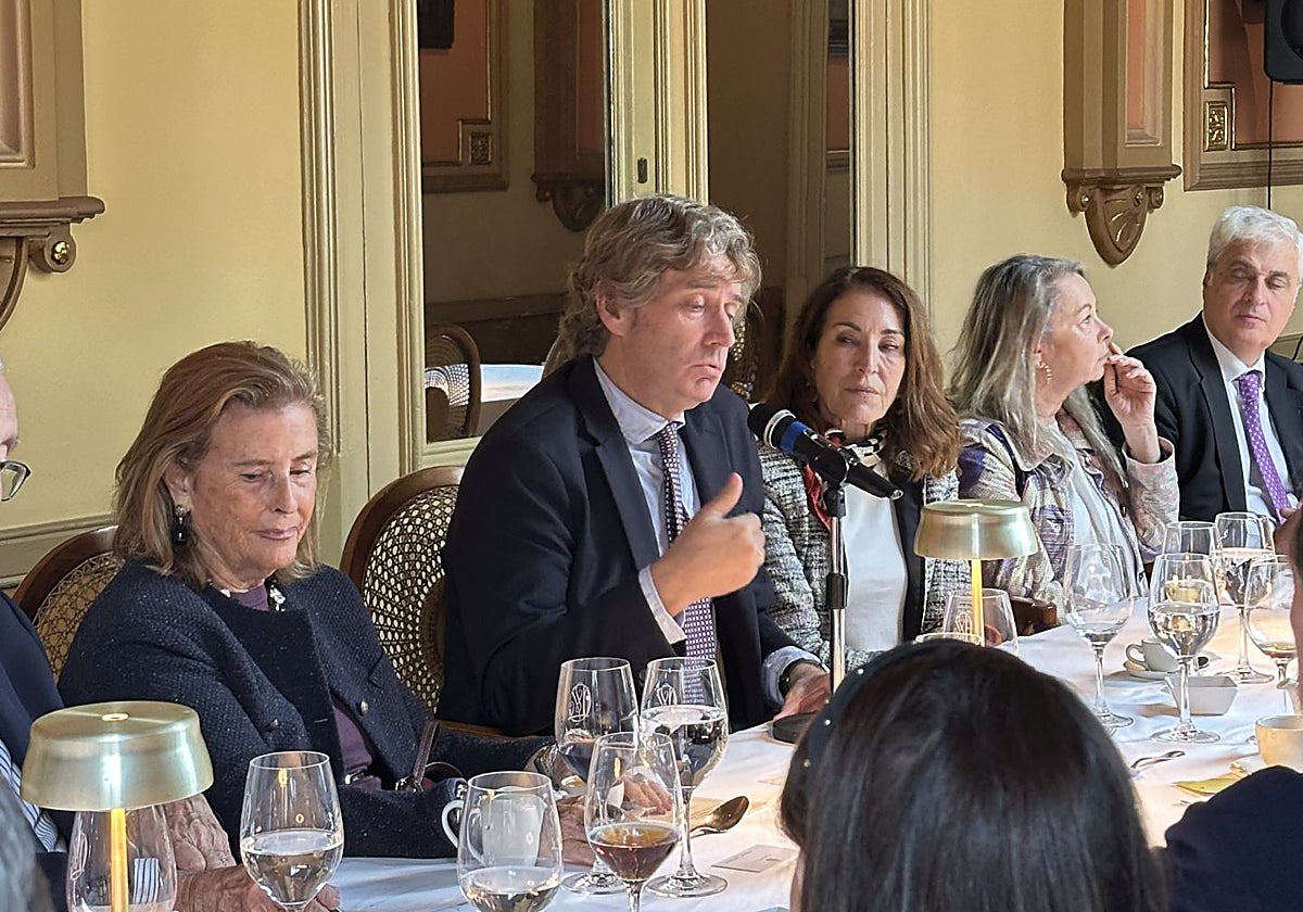 Un momento del debate en el Círculo del Liceo