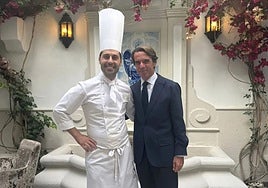 José María Aznar disfruta de la gastronomía cordobesa en la Casa de Manolete Bistró